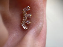 Load image into Gallery viewer, Tapered baguette crown jewel end - treadless