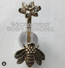 Load image into Gallery viewer, Bee and flower J curve for rook or navel - gold