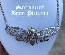 Load image into Gallery viewer, Bee necklace  w/ 18" chain