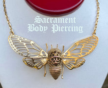 Load image into Gallery viewer, Bee necklace  w/ 18" chain