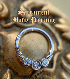 BVLA - Faraway seam ring in white gold with genuine VS white diamonds